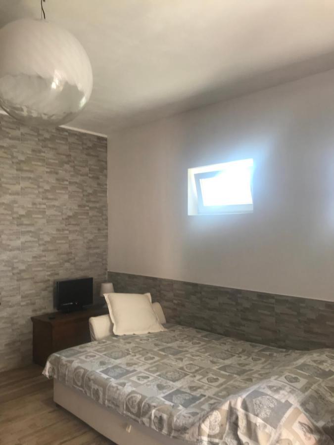 Monolocale Per Coppia Apartment Carrodano Inferiore ภายนอก รูปภาพ