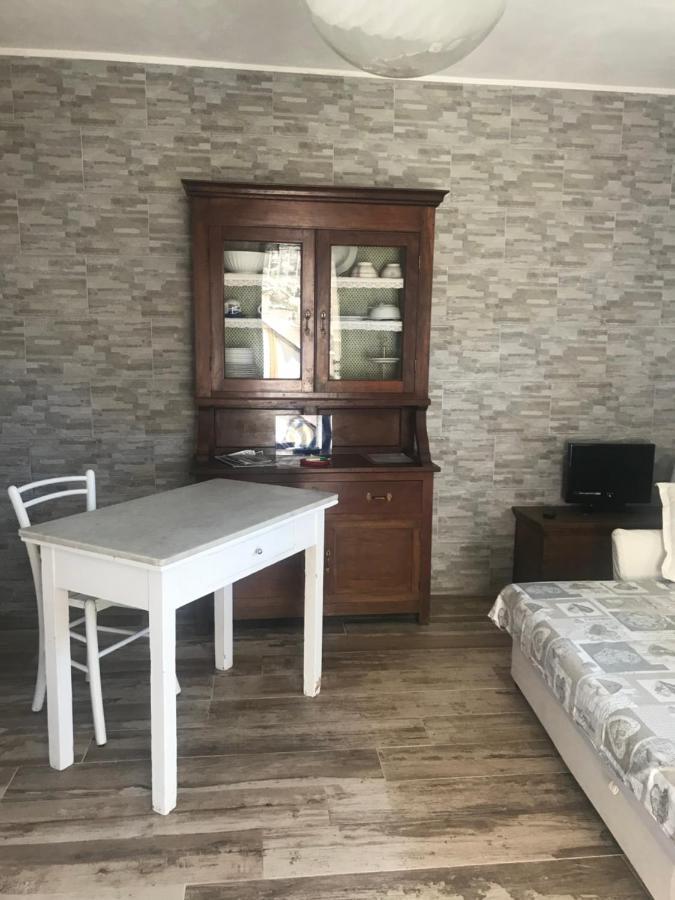 Monolocale Per Coppia Apartment Carrodano Inferiore ภายนอก รูปภาพ